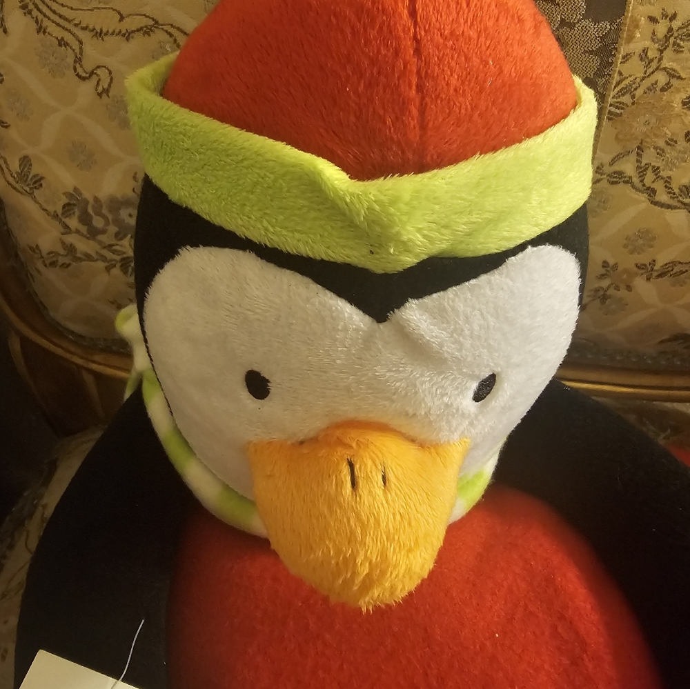 New penguin 🐧 throw blanket with plush penguin - Picture 4 of 5
